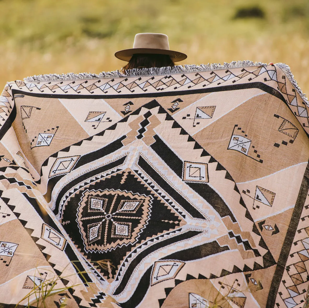 HENDEER - 'Nowhere Man' Woven Picnic Rug/Throw: Regular 130x160cm