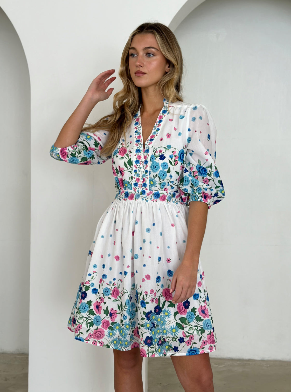 Kara Short Sleeve Floral Mini Dress - White Blue