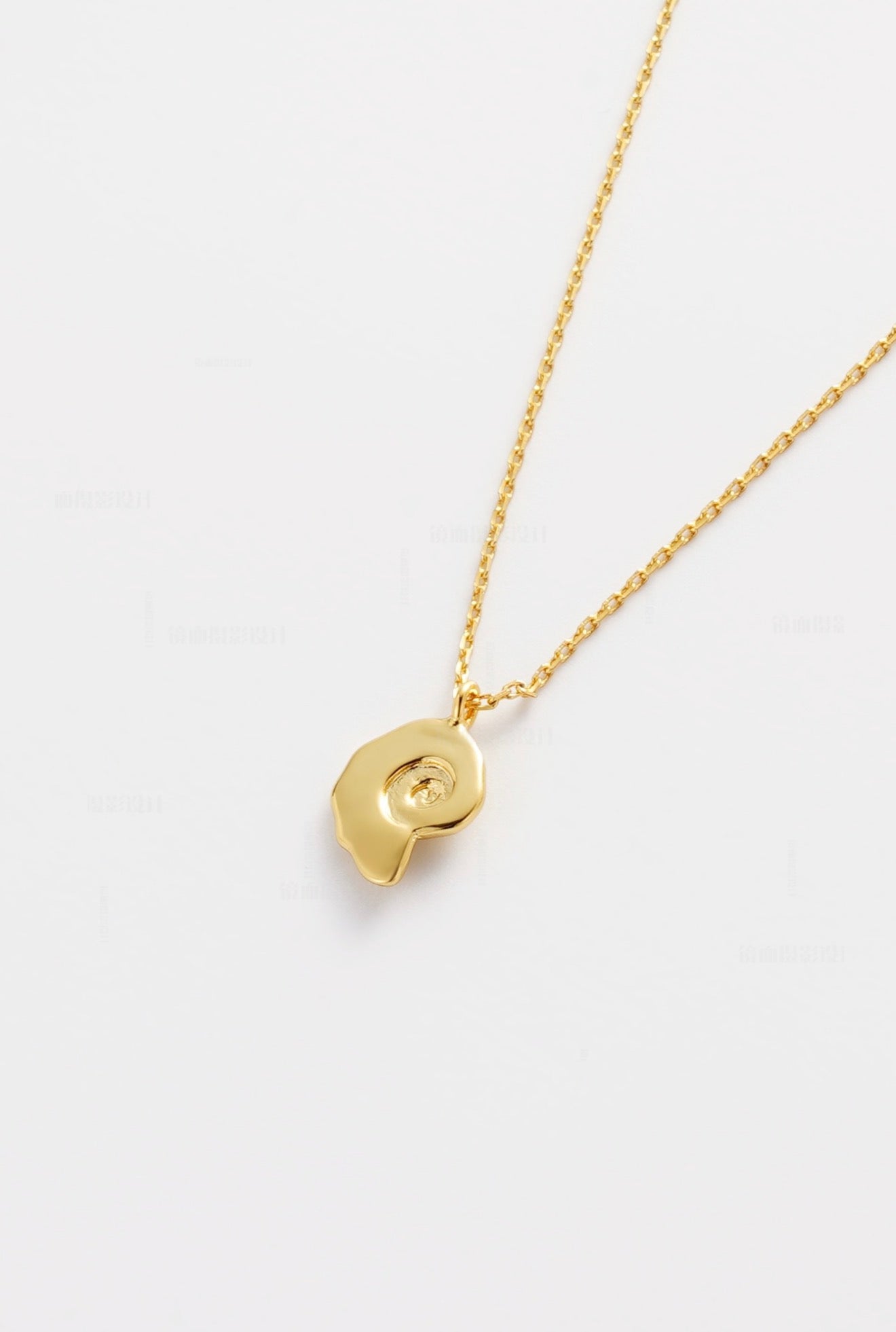 Shelly Shell Necklace - Gold