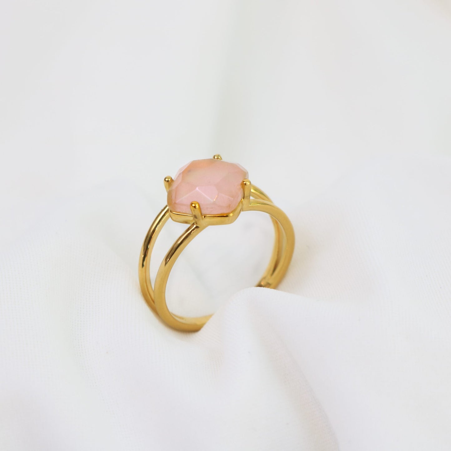 Calming Ring in Gold with Rose Quartz | LOVE LUNAMEI