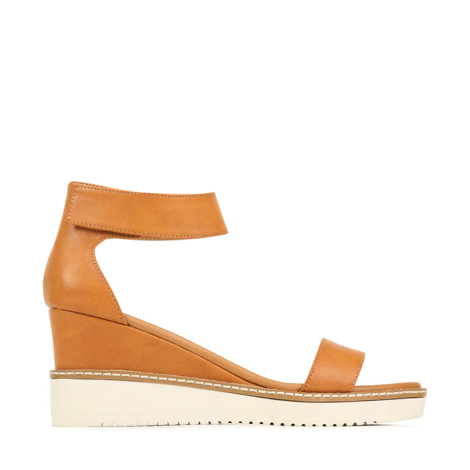 TWEET WEDGE PU SHOES BY LOS CABOS - BRANDY