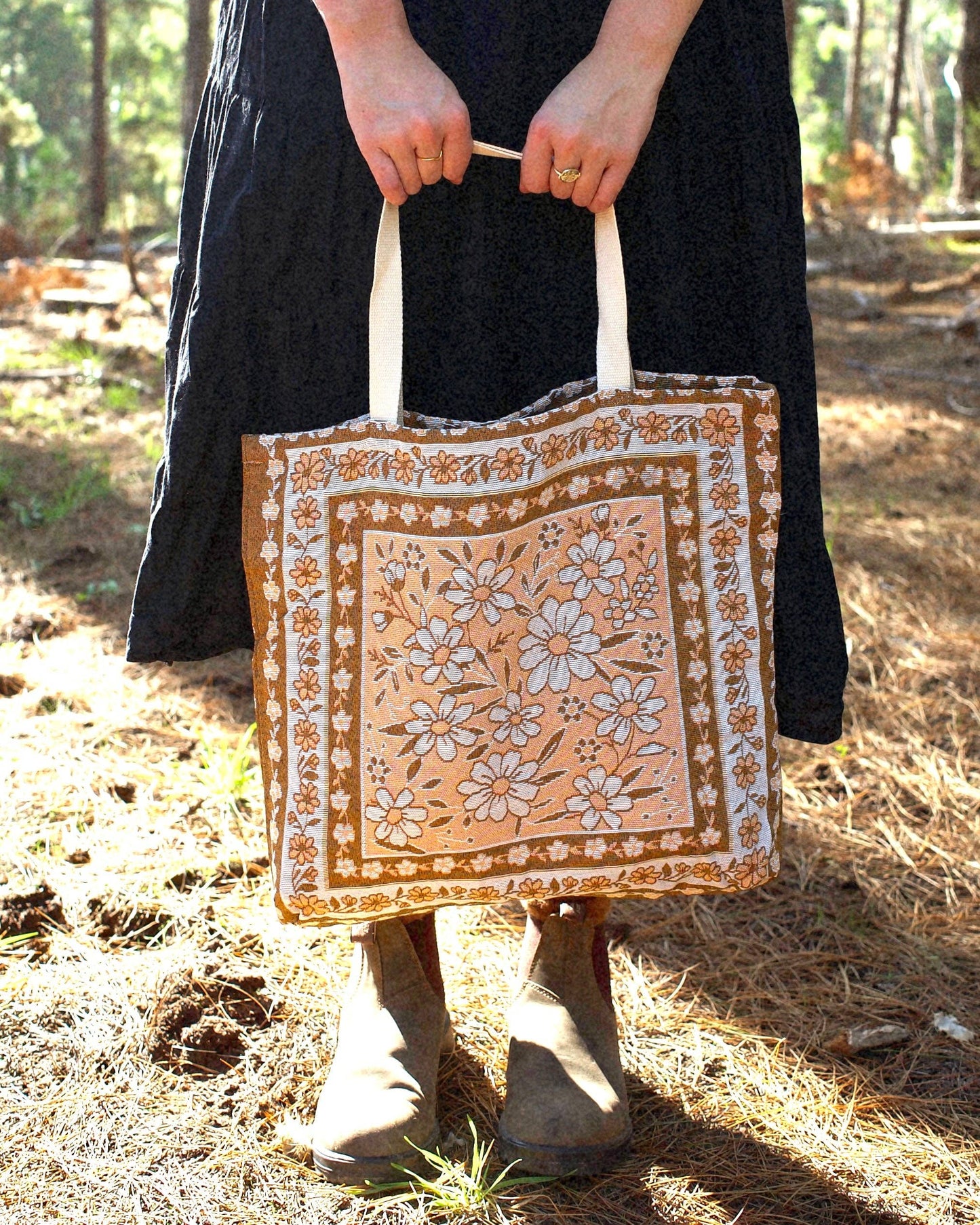 Sunni Scenes - Gracie Beach Tote Bag
