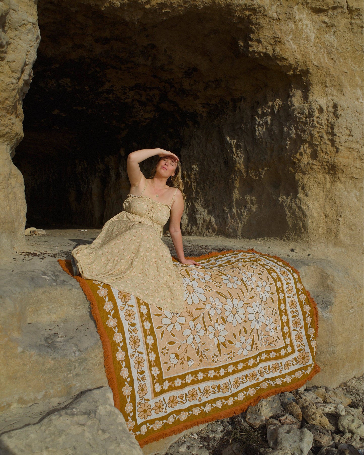 Sunni Scenes - Gracie - Picnic Beach Throw Rug - XL