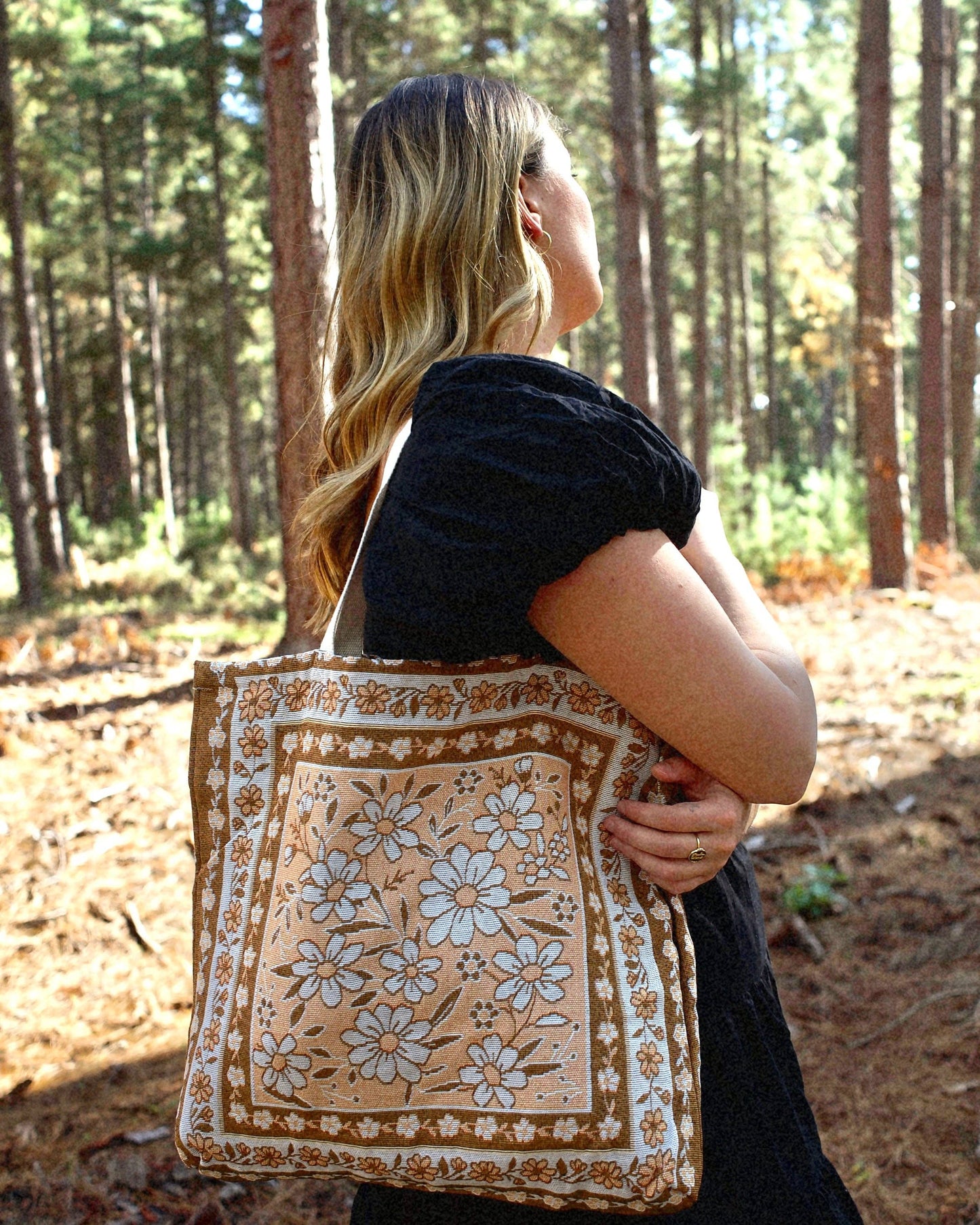 Sunni Scenes - Gracie Beach Tote Bag