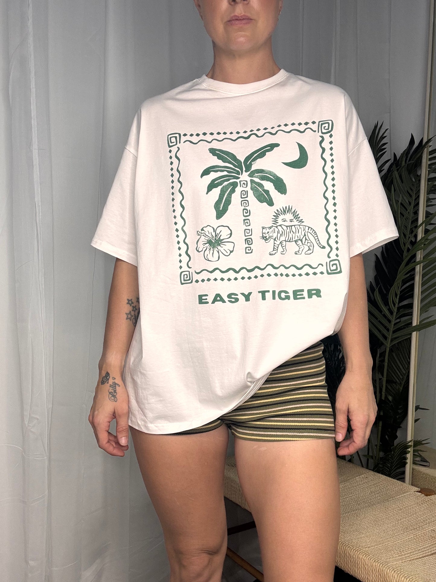 Erin Oversized Tee Shirt & Shorties set - Green Tiger