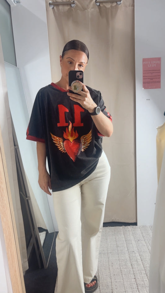 Jersey Oversized T-Shirt - 11 Burning Heart - Black | By Frankie