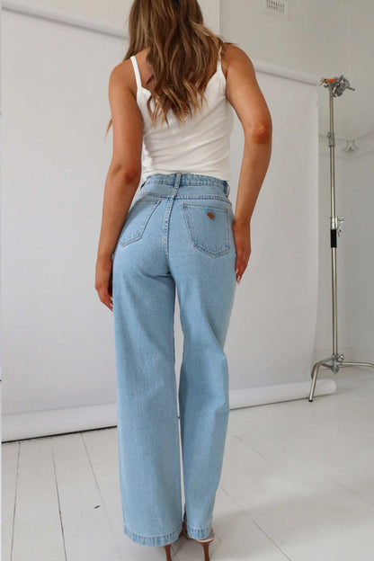 94 High & Wide Jean - Kendall Light Vintage Blue | ABRAND