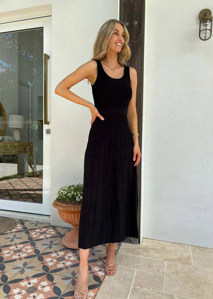 VENICE KNIT MAXI DRESS - BLACK