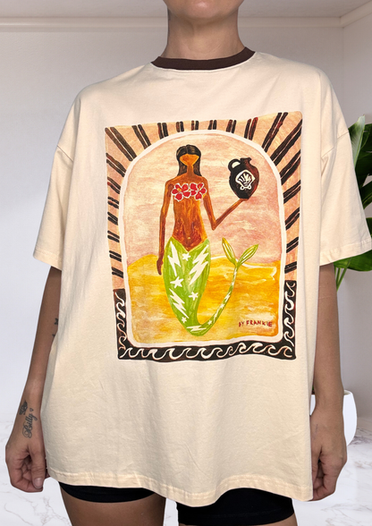 Mya Oversized Tee Beige Mermaid Vase