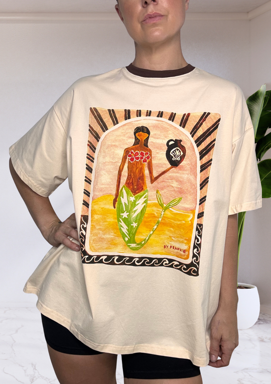 Mya Oversized Tee Beige Mermaid Vase