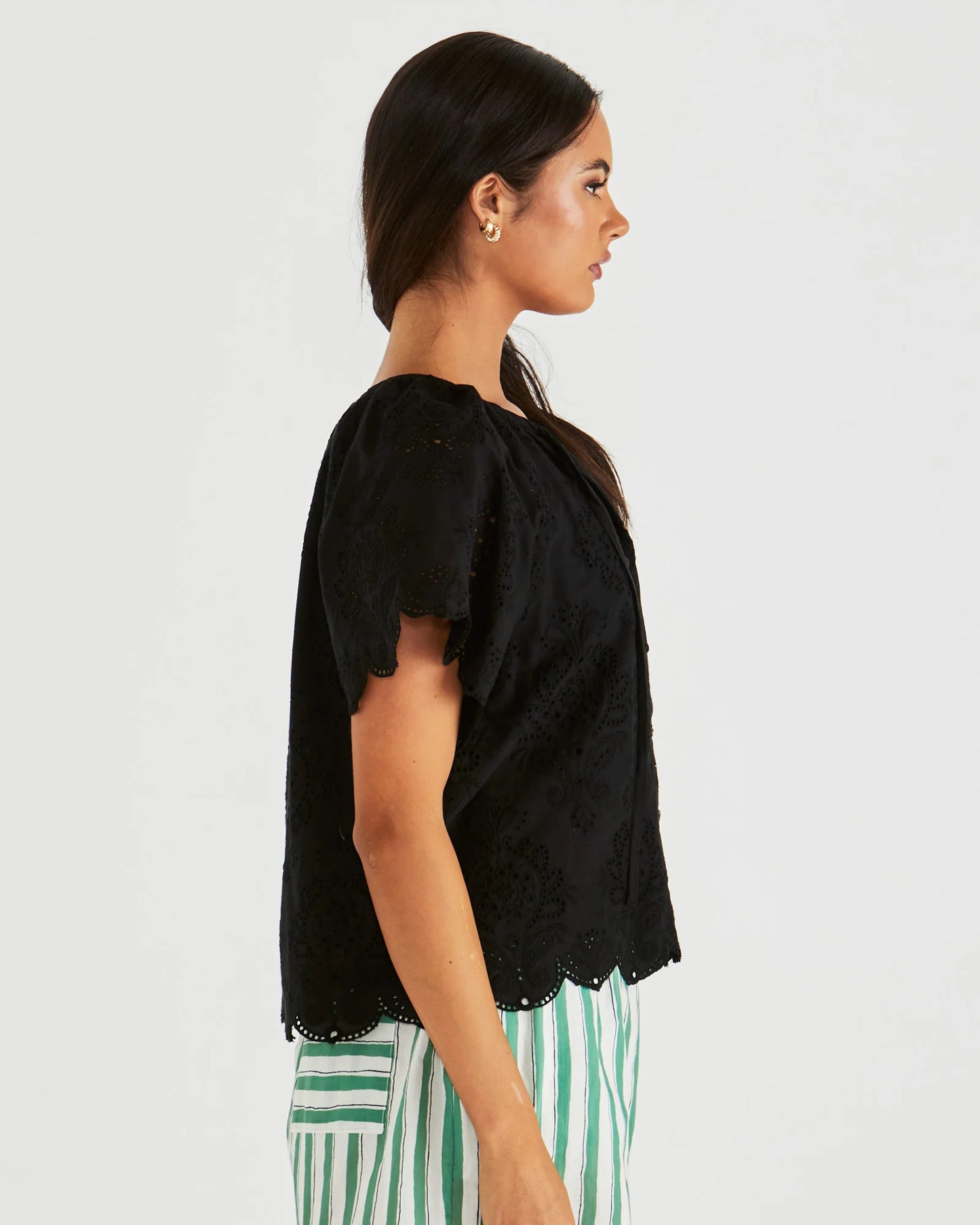 Ani Scalloped Short Sleeved Blouse - Black