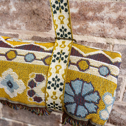 'Every Little Thing' Woven Picnic Rug/Throw: Large 170x200cm | HENDEER