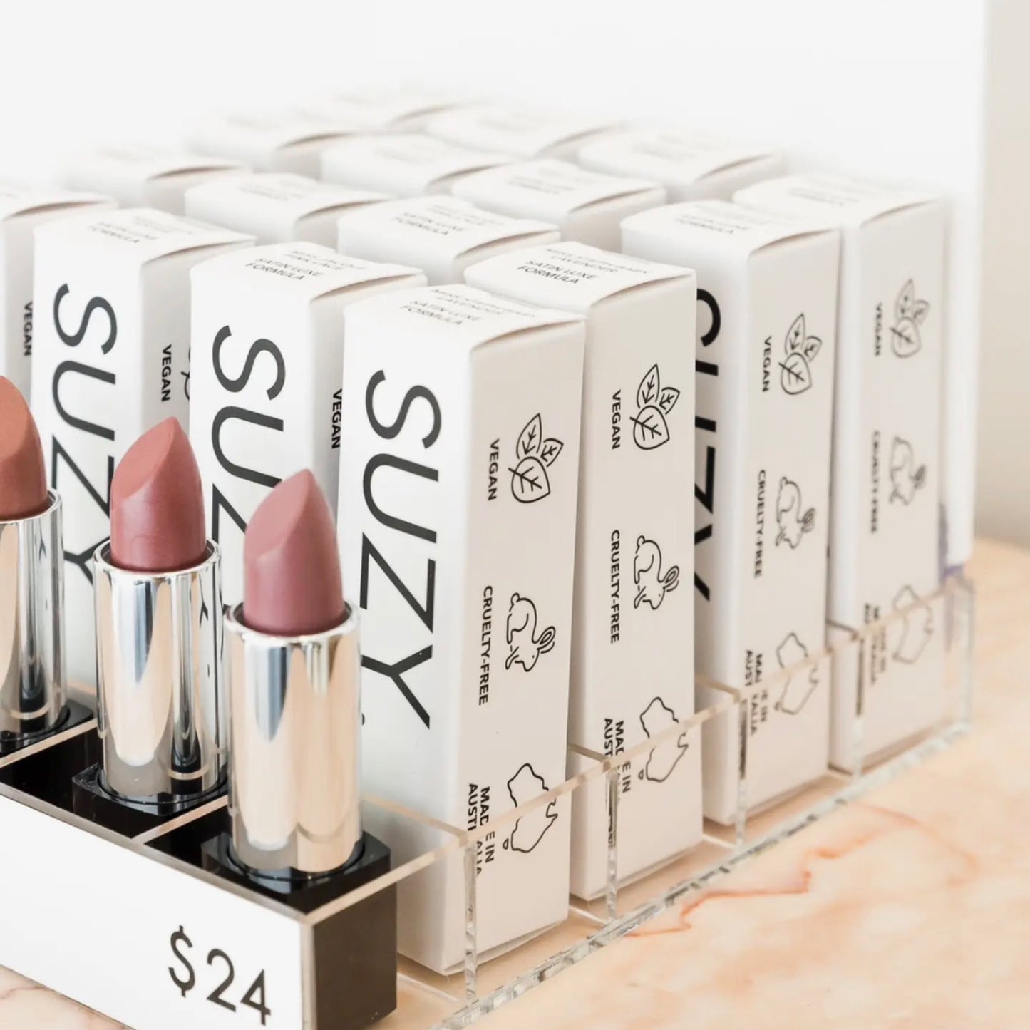 SUZY. LIPSTICK