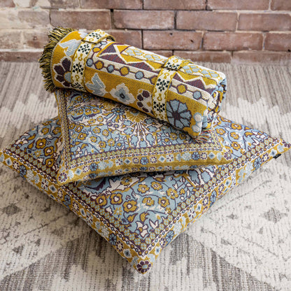 'Every Little Thing' Woven Picnic Rug/Throw: Large 170x200cm | HENDEER