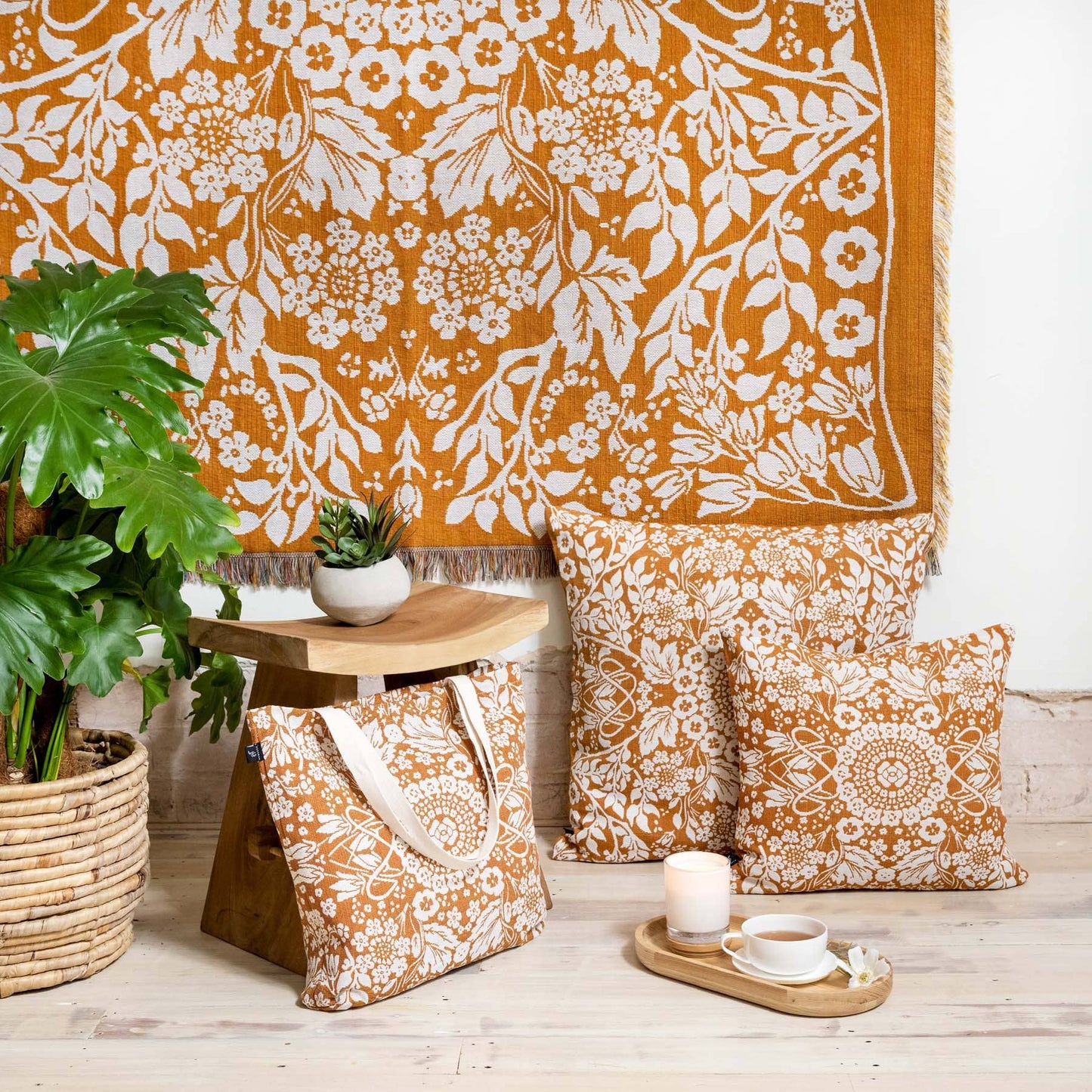 Golden Slumbers Tote Bag | HENDEER