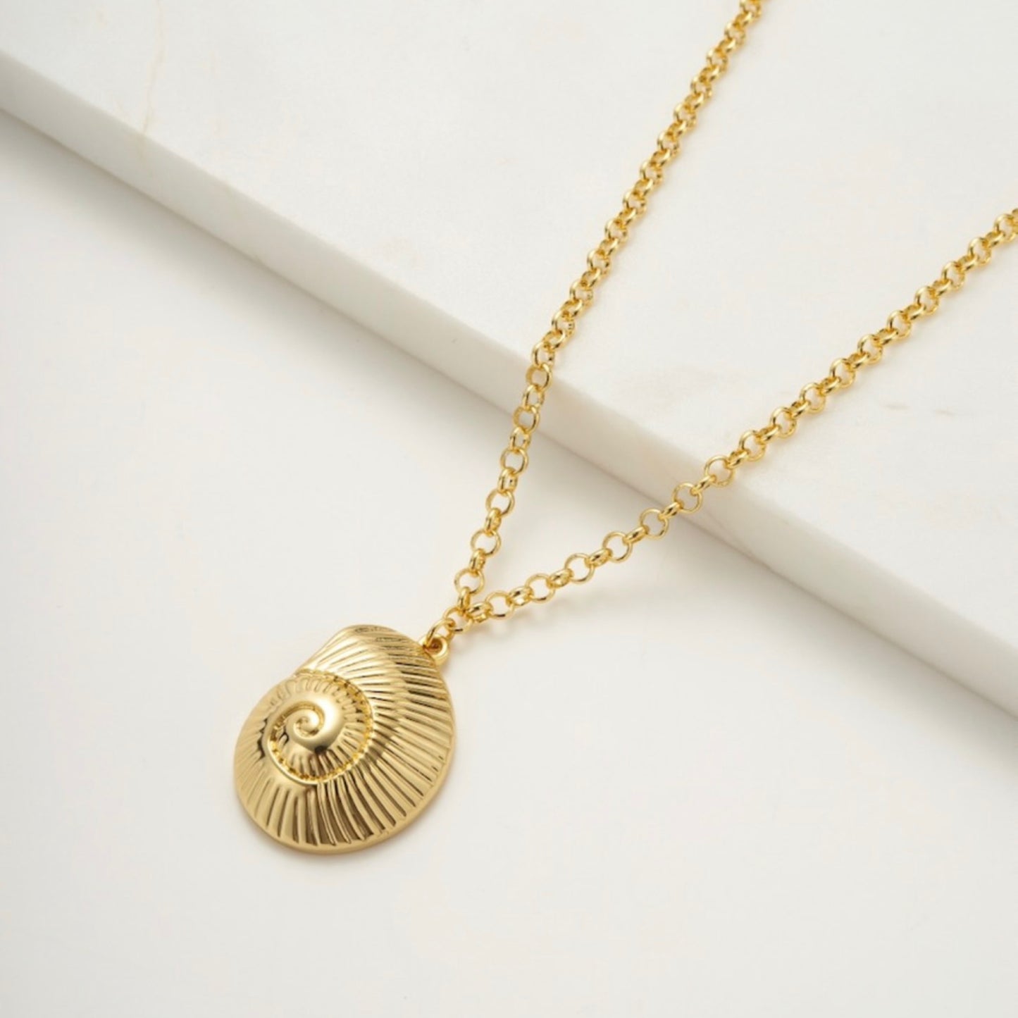 Mila Shell Necklace - Gold