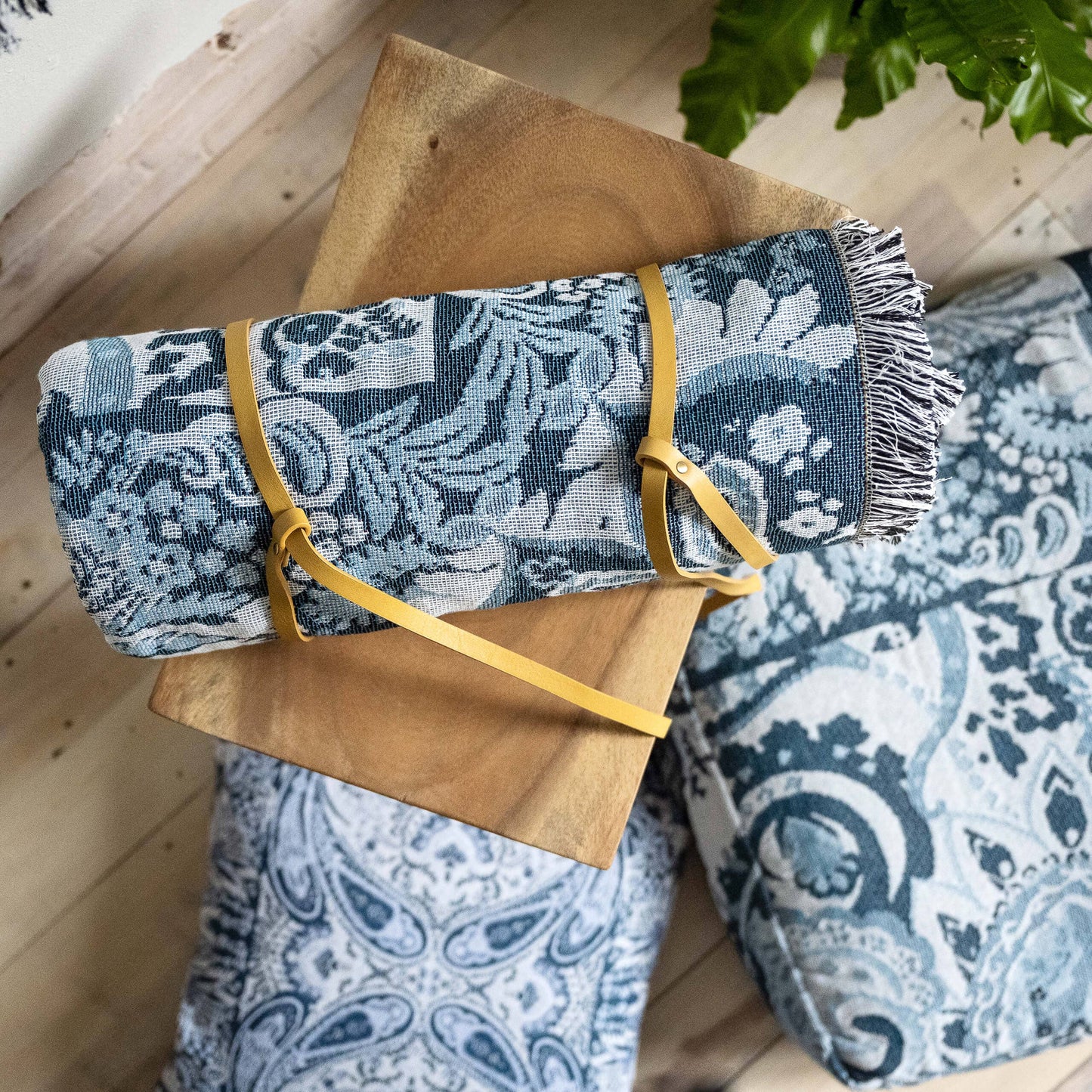 ‘Yesterday' Woven Picnic Rug/Throw: Regular 130x160cm | HENDEER