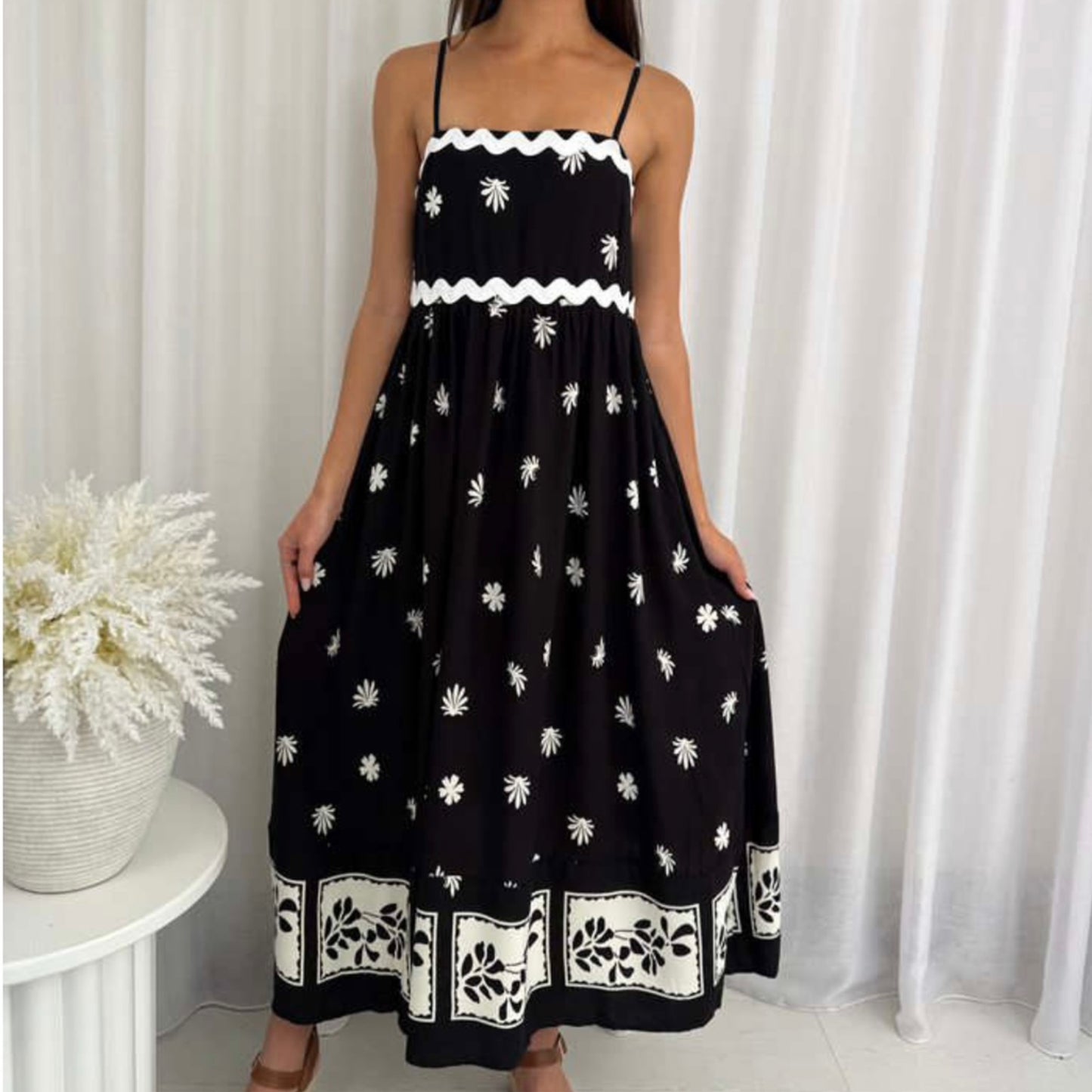 Eden Sleeveless RIC RAC Maxi Dress - Black Floral