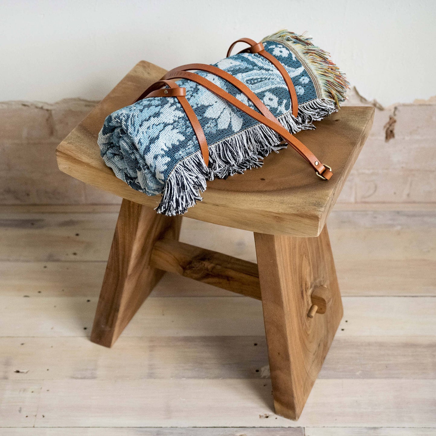 ‘Yesterday' Woven Picnic Rug/Throw: Regular 130x160cm | HENDEER