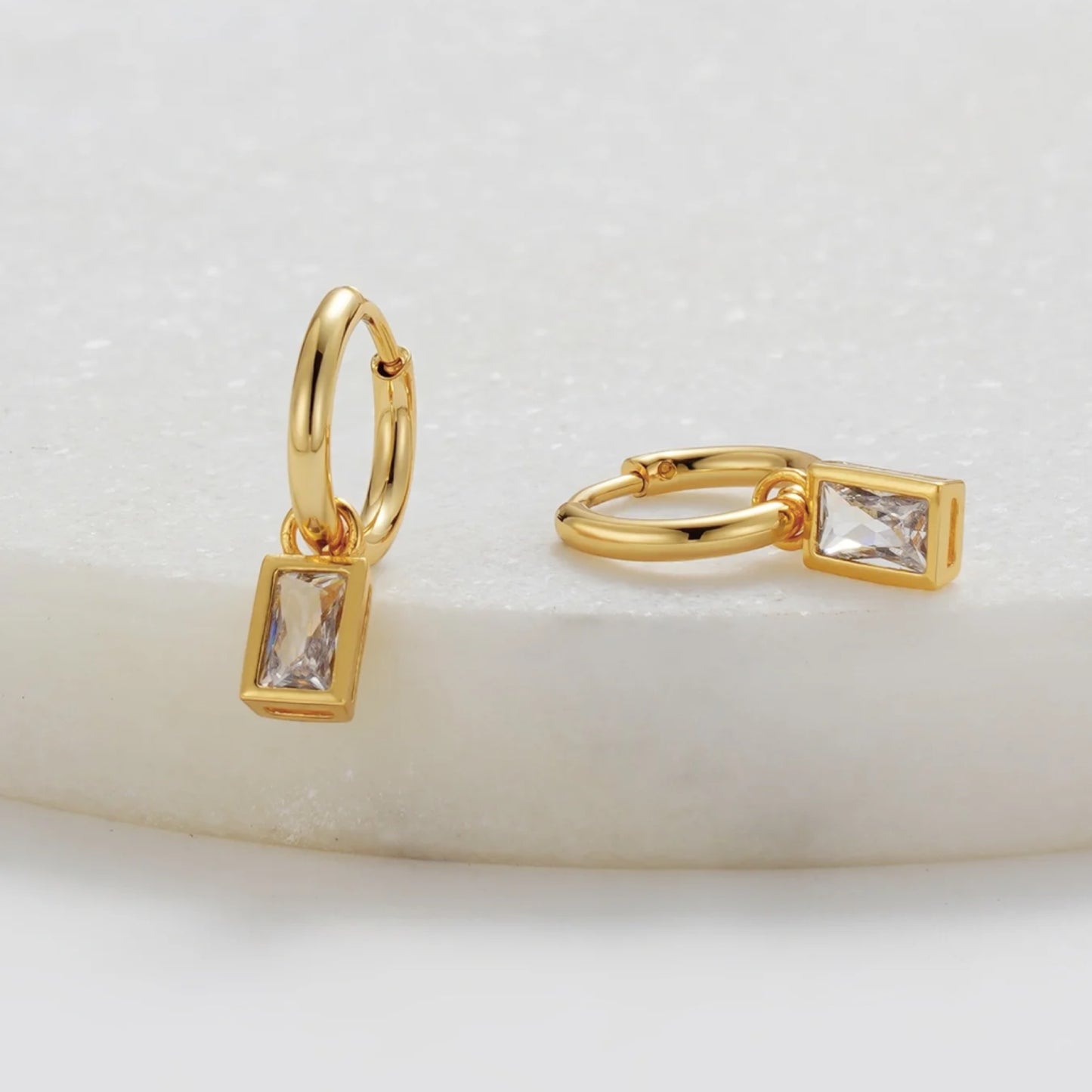 Harlow Huggie Earrings - Gold