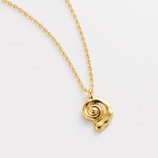 Shelly Shell Necklace - Gold