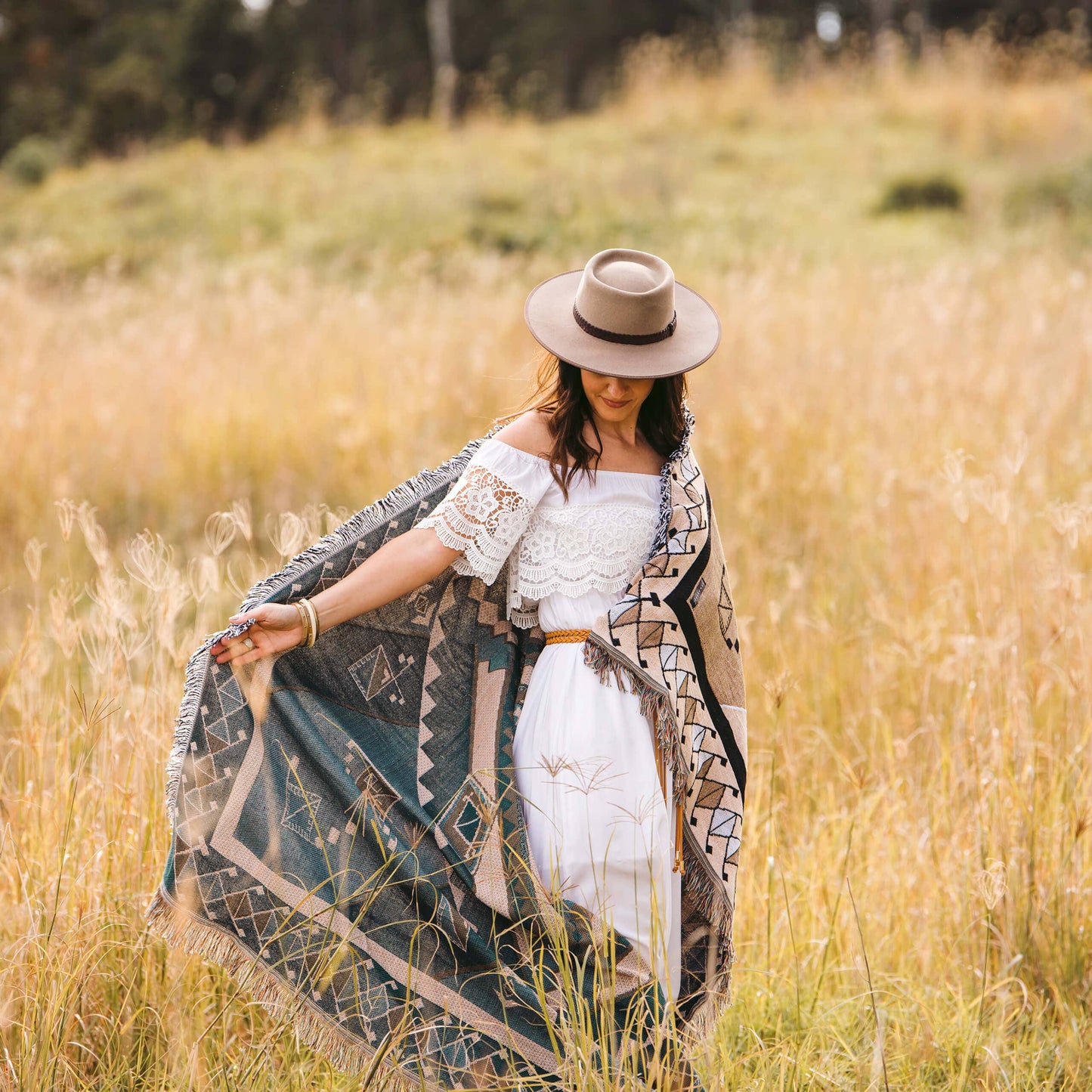 'Nowhere Man' Woven Picnic Rug/Throw: Large 170x200cm | HENDEER